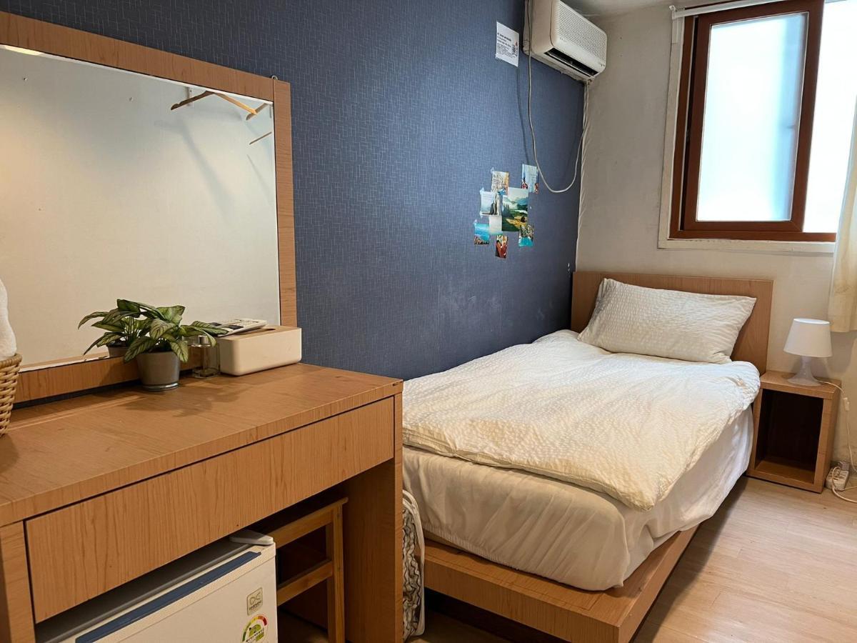 Chris Hostel Seoul Eksteriør bilde