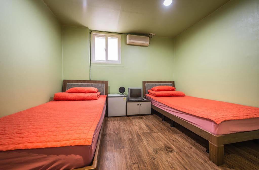 Chris Hostel Seoul Eksteriør bilde